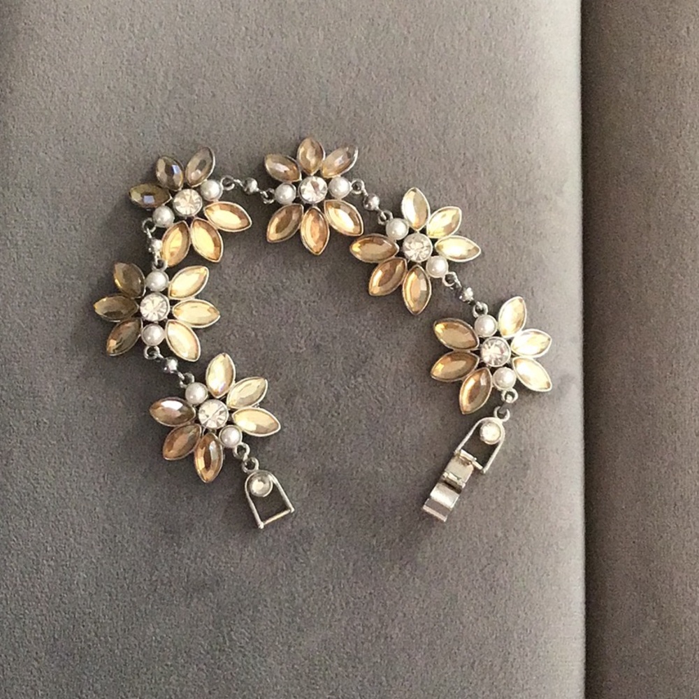 Jewelmint floral rhinestone bracelet
